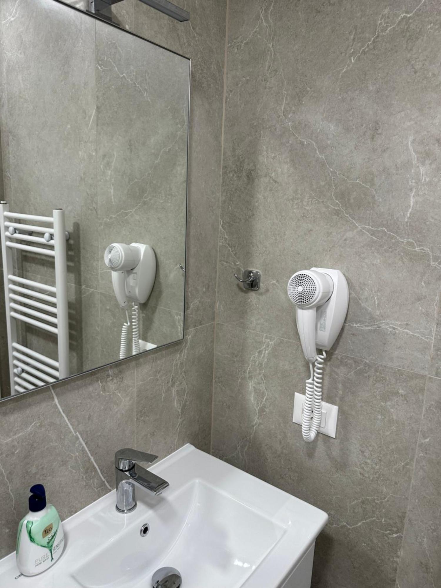Comfort Rooms Pogradec Buitenkant foto