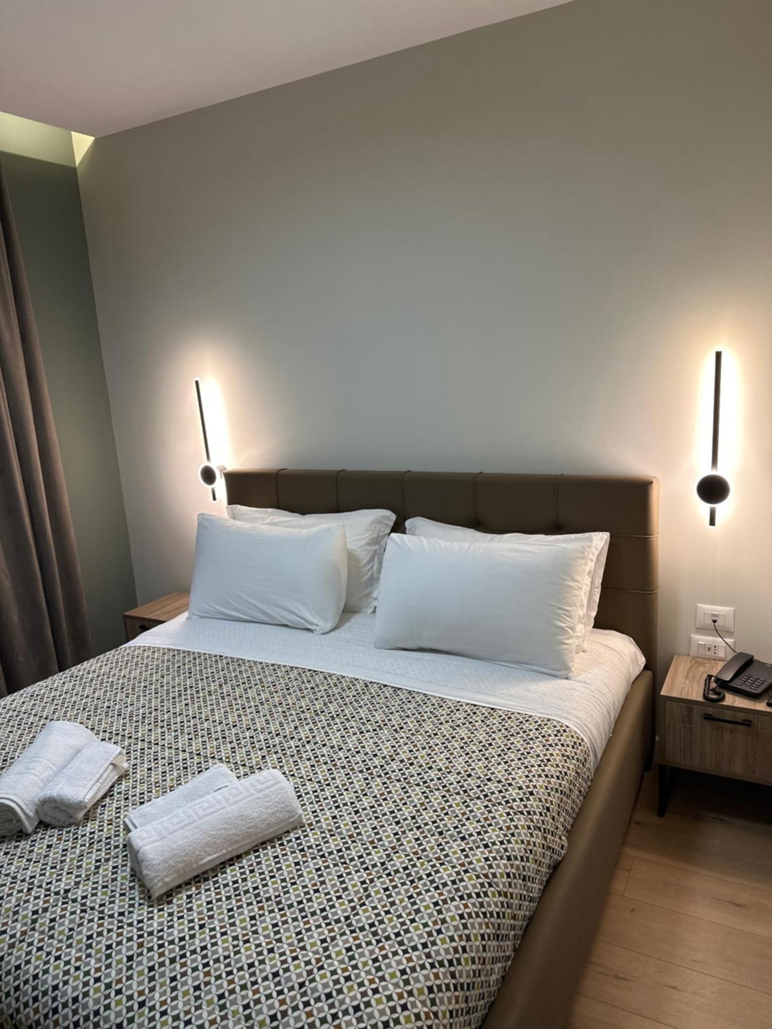 Comfort Rooms Pogradec Buitenkant foto