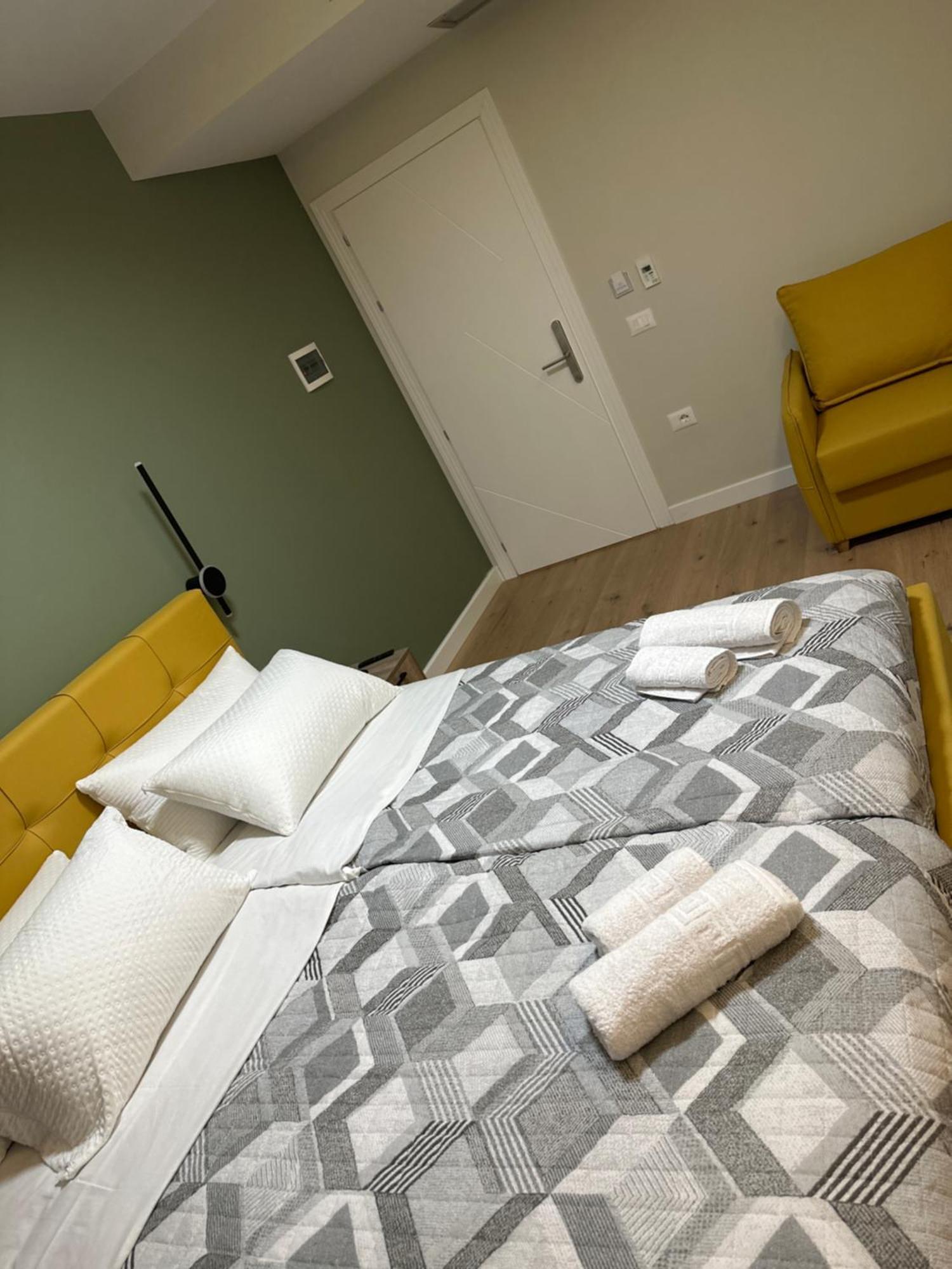 Comfort Rooms Pogradec Buitenkant foto