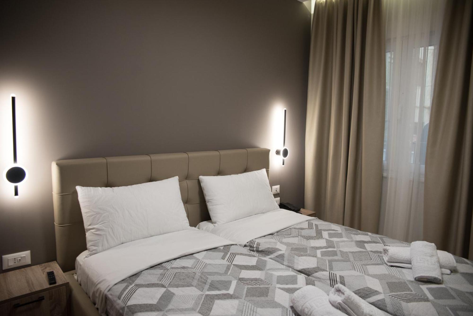 Comfort Rooms Pogradec Buitenkant foto
